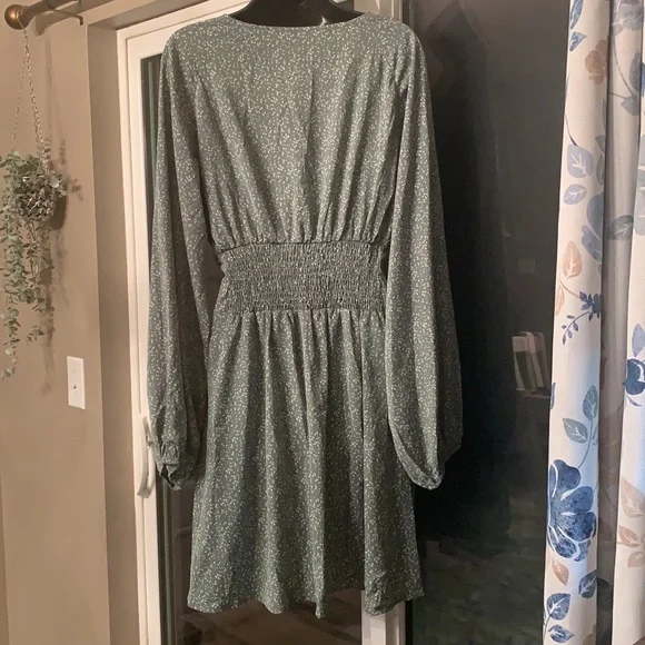 🌺green pattern dress - Picture 9 of 10